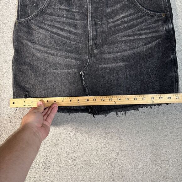 We The Free Women’s Size 29 Brea Cut-Off Black Denim Skirt Raw Hem Whiskers - Picture 8 of 14